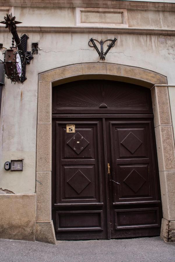 Bingo Apartman Pécs Exterior foto